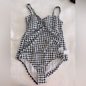 NWT Beach Bump Maternity Swimsuit